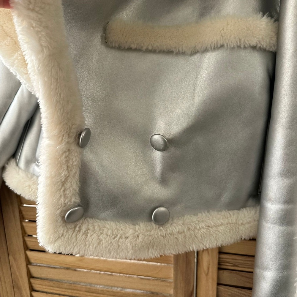 EAVES Elijah Faux Fur Cropped Jacket in Silver & Ivory size S - Picture 9 of 11